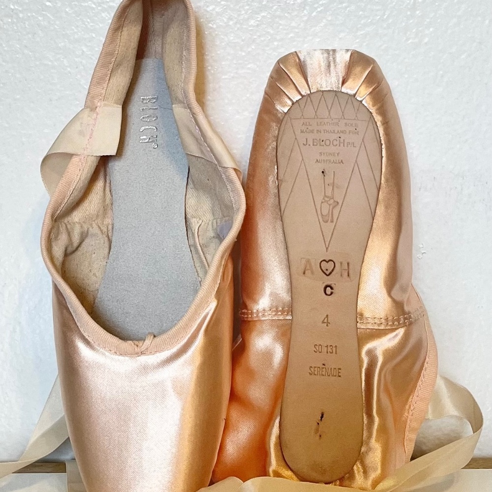 Bloch serenade size 4xx (c) Point Shoes
